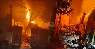 নারায়ণগঞ্জে প্লাস্টিক কারখানায় আগুন, ৪ ঘণ্টার চেষ্টায় নিয়ন্ত্রণে